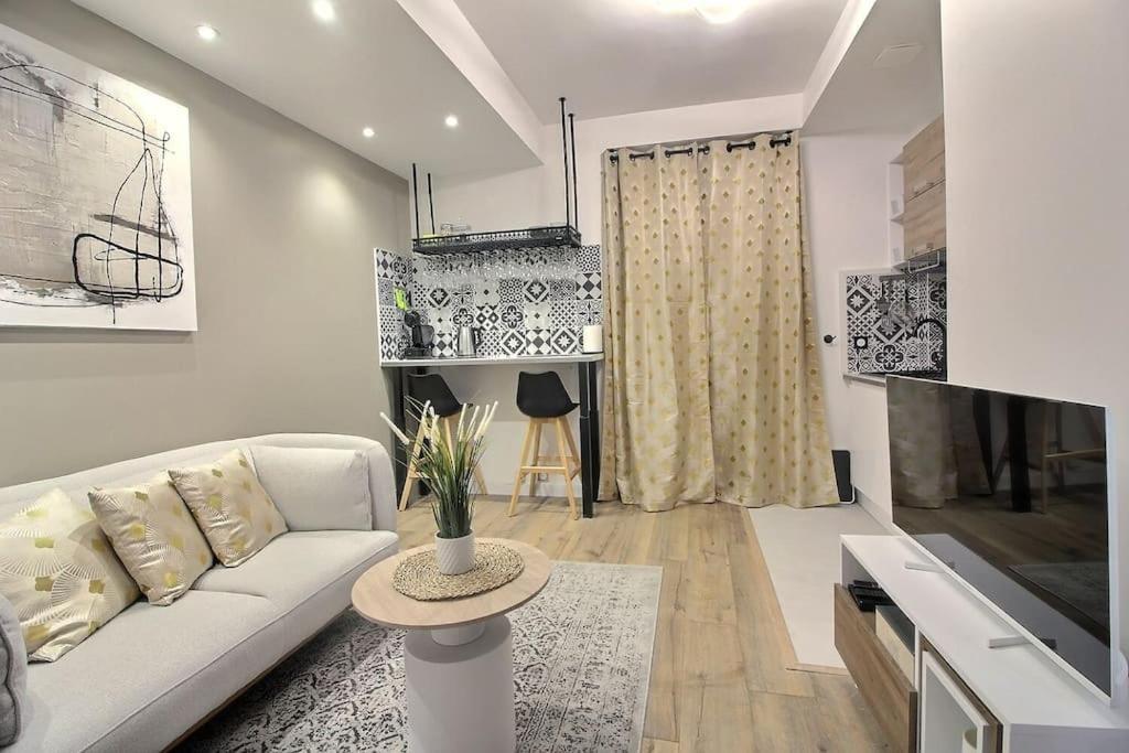 La Demeure Des 3 Colombes Apartment Боа-Коломб Екстериор снимка