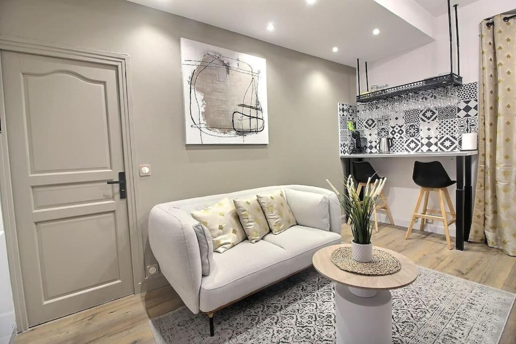 La Demeure Des 3 Colombes Apartment Боа-Коломб Екстериор снимка